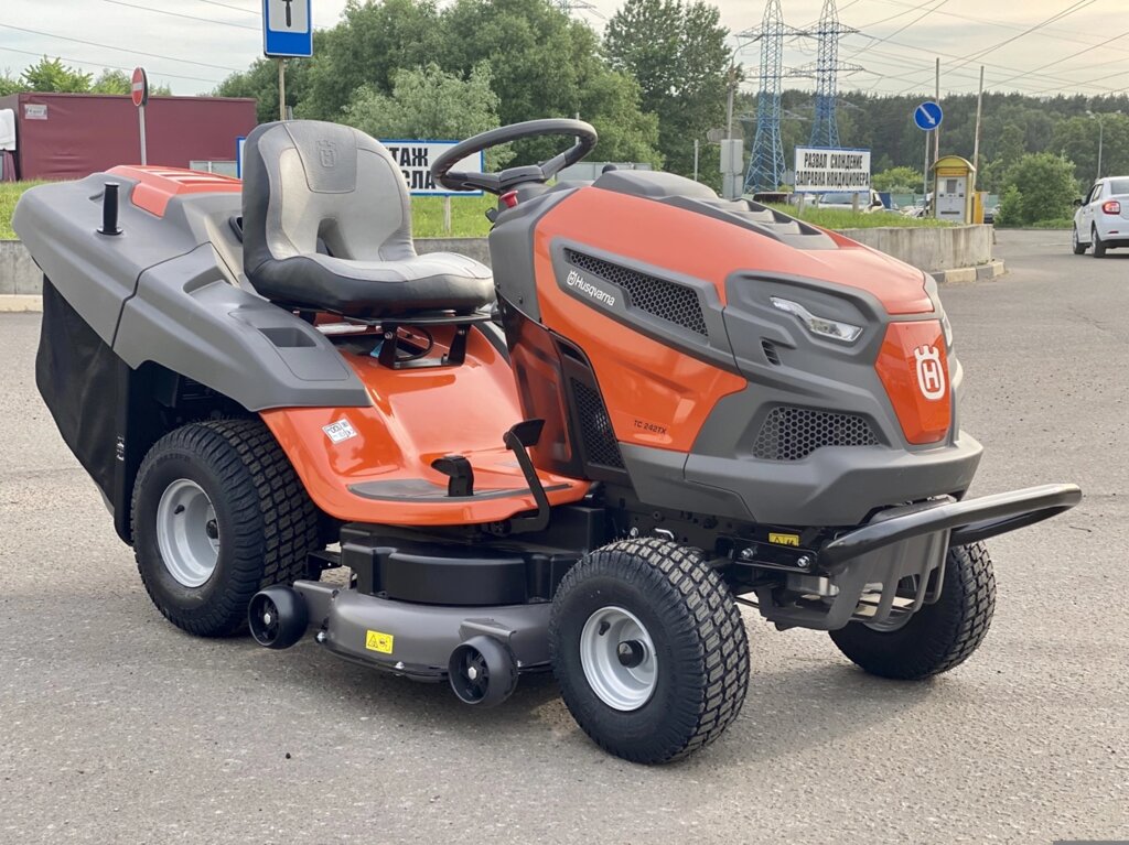 Садовый трактор Husqvarna TC 242TX от компании ПРОФТРАКТОР - Магазин тракторов и садовой техники - фото 1