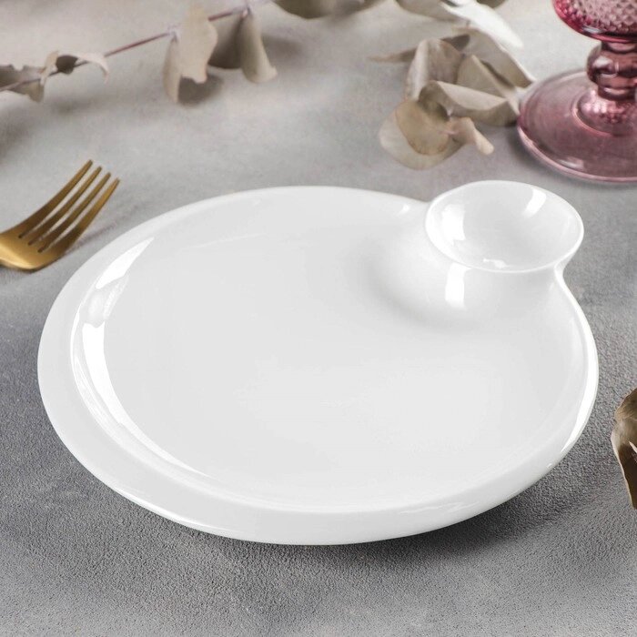 Блюдо фарфоровое круглое с соусником Wilmax Teona, d=20 см, цвет белый от компании Интернет - магазин Flap - фото 1