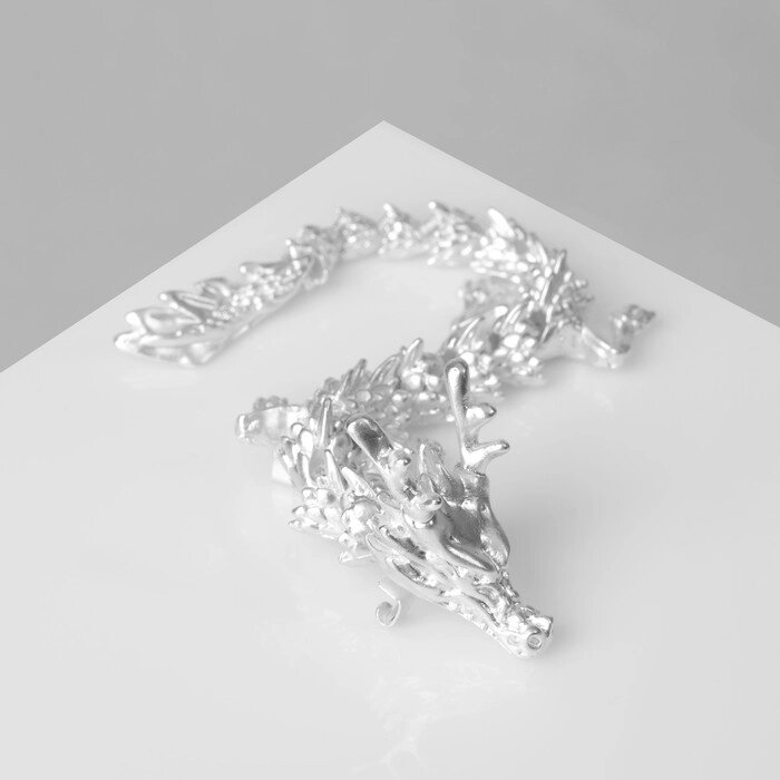 Брошь «Дракон» длинный подвижный, цвет матовое серебро от компании Интернет - магазин Flap - фото 1