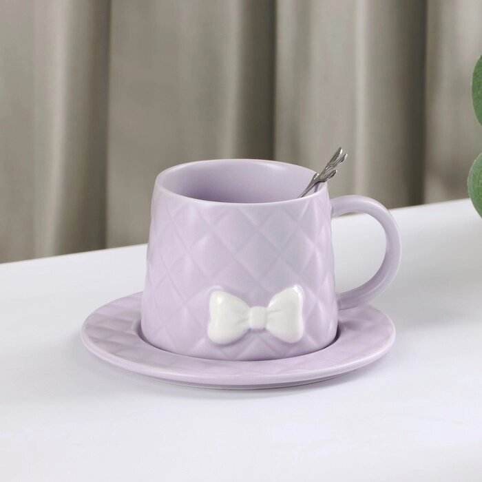 Чайная пара керамическая с ложкой «Бантик», 2 предмета: кружка 350 мл, блюдце d=15 см, цвет сиреневый от компании Интернет - магазин Flap - фото 1