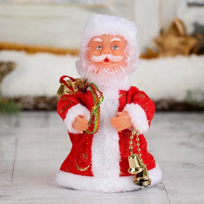 Дед Мороз "Красная шубка, с колокольчиком" двигается, 17,5 см от компании Интернет - магазин Flap - фото 1