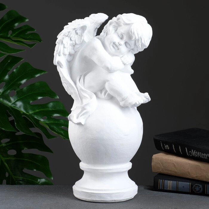 Фигура "Ангел спящий на шаре" белый 15х19х40см от компании Интернет - магазин Flap - фото 1