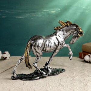 Фигура "Конь гарцующий" серебро, 35х27см