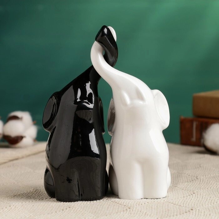 Фигура "Пара слонов" черный/белый, 7х12х16см от компании Интернет - магазин Flap - фото 1