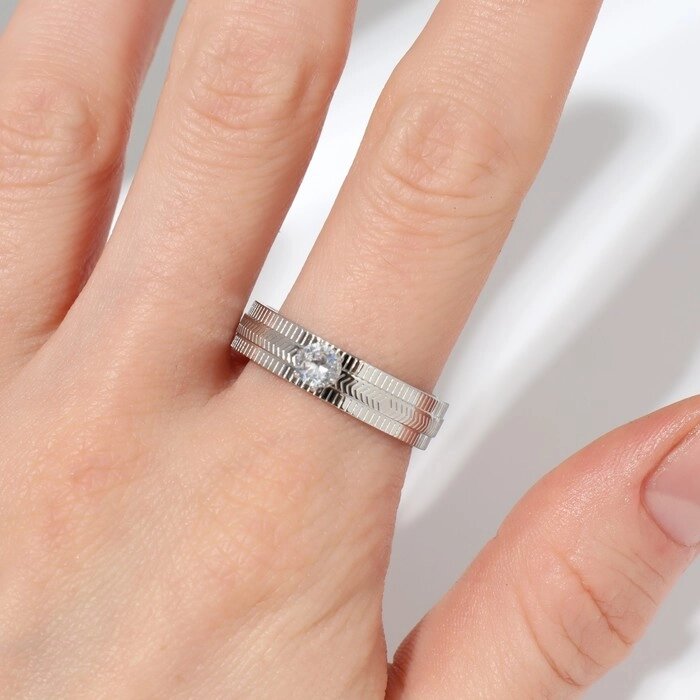 Кольцо XUPING рельеф, цвет белый в серебре, размер 18 от компании Интернет - магазин Flap - фото 1