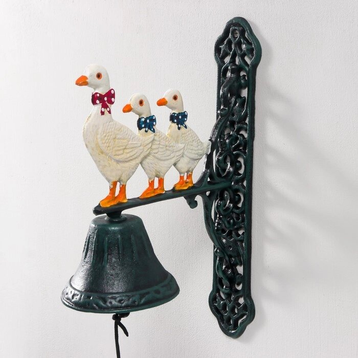 Колокол сувенирный чугун "Три гуся" цветной 35,7х12,3х23,7 см от компании Интернет - магазин Flap - фото 1