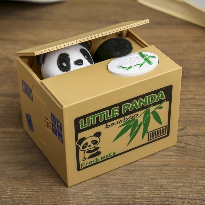Копилка пластик "Панда, прятающая монетки" от 2АА звук 9,5х12х10 см от компании Интернет - магазин Flap - фото 1