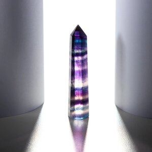 Кристалл из натурального камня «Фиолетовый флюорит», высота: от 6 до 7 см