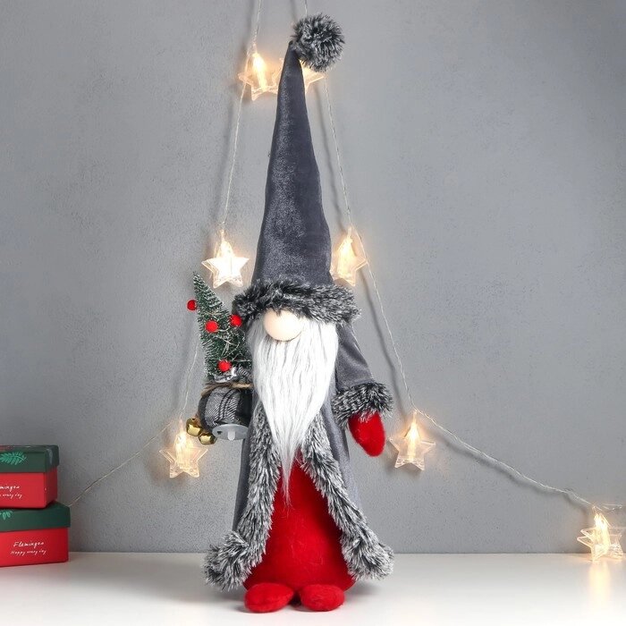 Кукла интерьерная "Дед Мороз с ёлкой в мешке, серая бархатная шуба" 51х18х18 см от компании Интернет - магазин Flap - фото 1