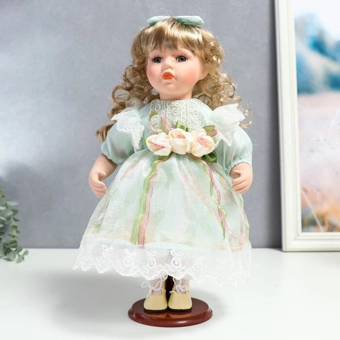 Кукла коллекционная керамика "Джудит в нежно-мятном платье с цветочками" 30 см от компании Интернет - магазин Flap - фото 1