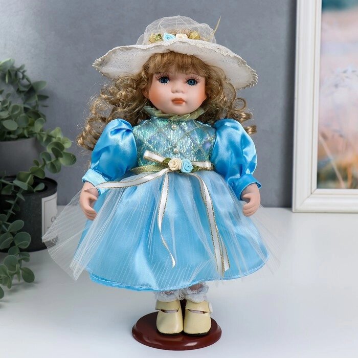 Кукла коллекционная керамика "Наташа в нежно-голубом платье в шляпке" 30 см от компании Интернет - магазин Flap - фото 1