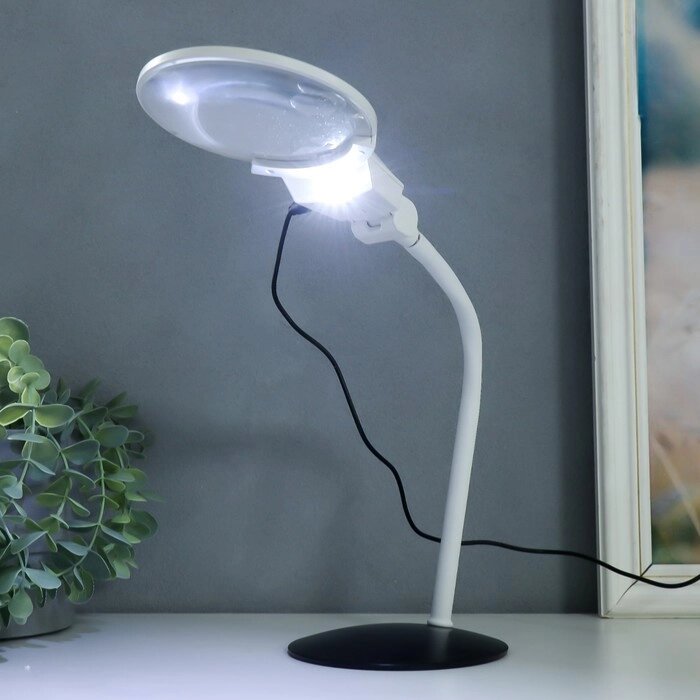 Лампа-лупа х3 х4,5 для творчества LED от 3 LR1130 линзы d=2,1 и 11 см белый от компании Интернет - магазин Flap - фото 1