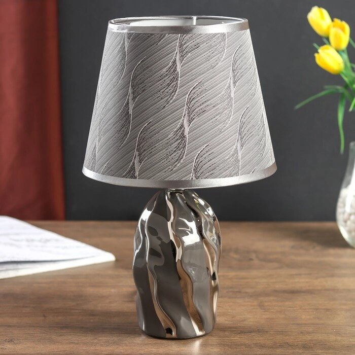 Лампа настольная керамика "Течение" серая с серебром Е14 40Вт 33х20х20 см RISALUX от компании Интернет - магазин Flap - фото 1
