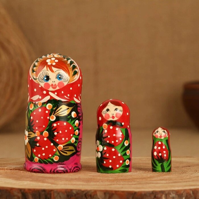 Матрёшка 3-х кукольная "Катя" ягоды, 11см, ручная роспись. от компании Интернет - магазин Flap - фото 1