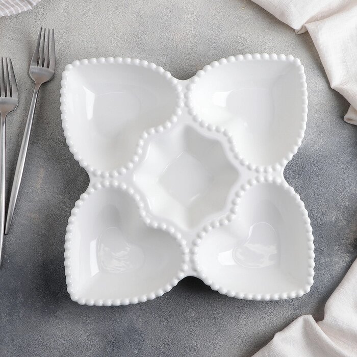 Менажница керамическая 5 ячеек «Сердца», 255 см, цвет белый от компании Интернет - магазин Flap - фото 1