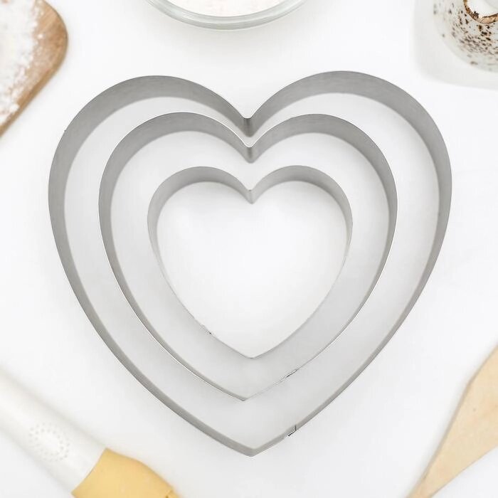Набор форм для выпечки «Сердце», 3 шт, 20204,5 см, 15,5154,5 см, 10104,5 см, цвет хромированный от компании Интернет - магазин Flap - фото 1