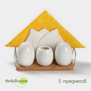 Набор керамический для специй на деревянной подставке BellaTenero, 5 предметов: солонка 70 мл, перечница 70 мл,