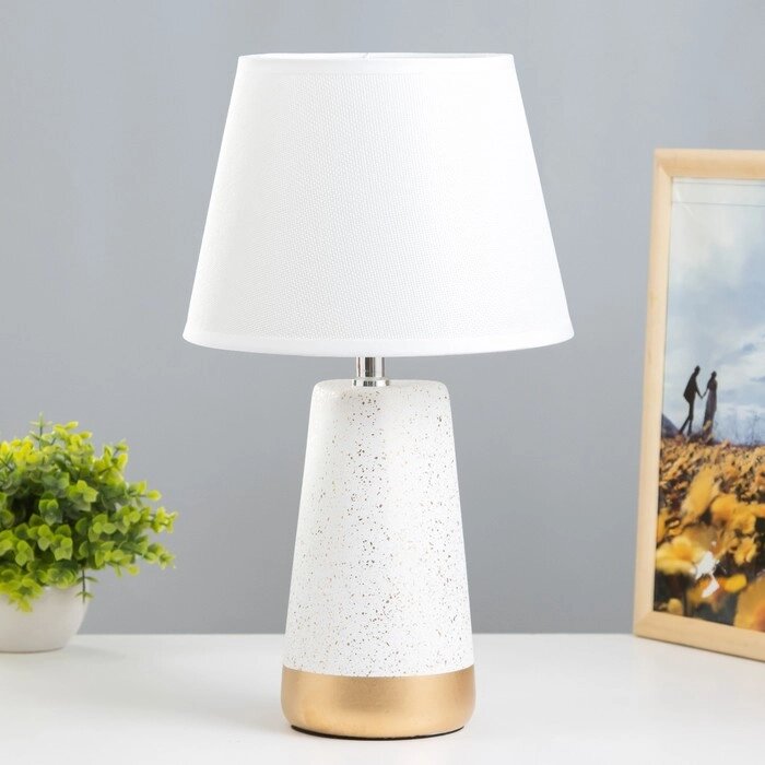 Настольная лампа "Адриен" E14 40Вт белый-золото 23х23х40 см RISALUX от компании Интернет - магазин Flap - фото 1