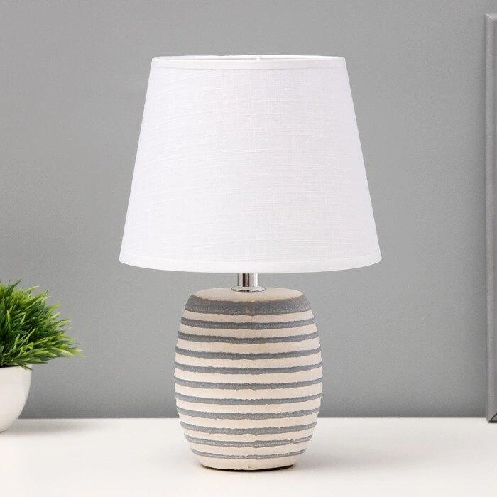 Настольная лампа "Алатея" Е14 40Вт бело-серый 17х17х28 см от компании Интернет - магазин Flap - фото 1