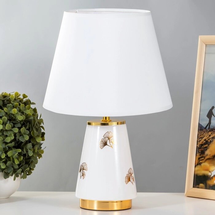 Настольная лампа Алира E14 40Вт бело-золотой 24х24х36 см RISALUX от компании Интернет - магазин Flap - фото 1