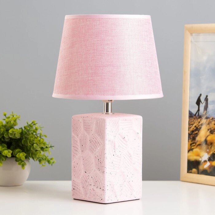 Настольная лампа "Ариэль" Е14 40Вт розовый 20х20х33 см RISALUX от компании Интернет - магазин Flap - фото 1