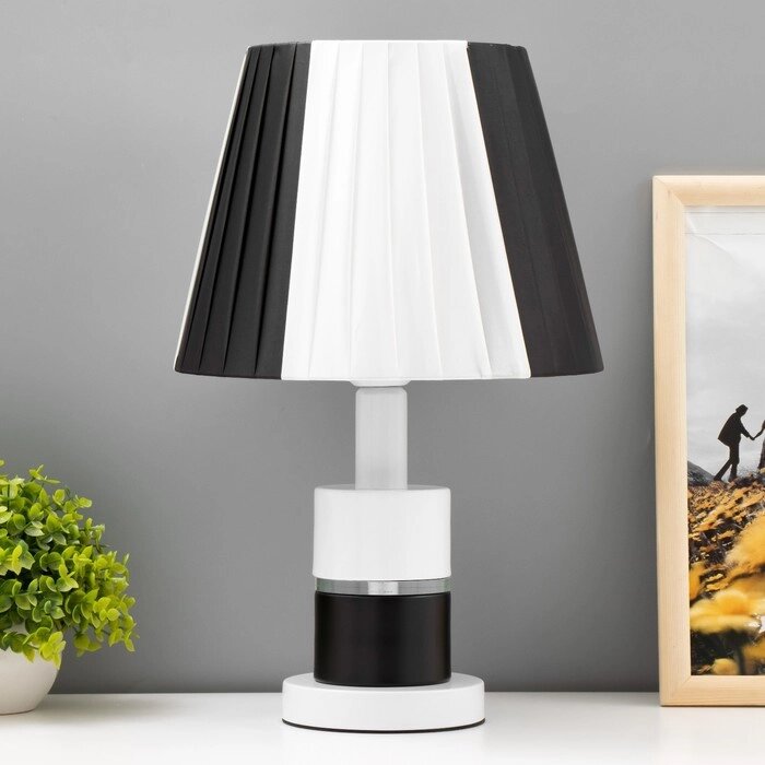 Настольная лампа Аурика E27 40Вт бело-черный 25х25х41 см RISALUX от компании Интернет - магазин Flap - фото 1