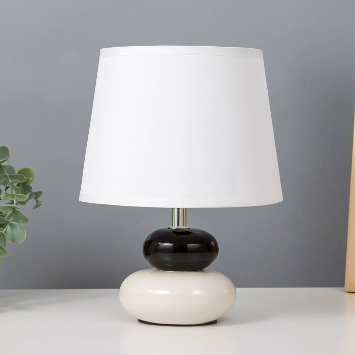 Настольная лампа "Баланс" Е14 40Вт бело-черный 17,5х17,5х23 см RISALUX от компании Интернет - магазин Flap - фото 1