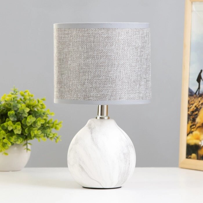 Настольная лампа "Гуте" 1хE14 белый-серый 15х15х26 см RISALUX от компании Интернет - магазин Flap - фото 1