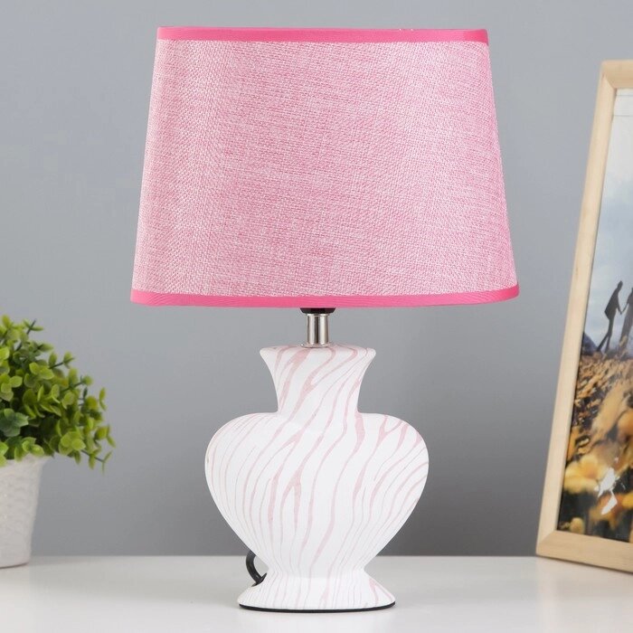 Настольная лампа "Хертц" E14 40Вт белый-розовый 23х15х34 см RISALUX от компании Интернет - магазин Flap - фото 1