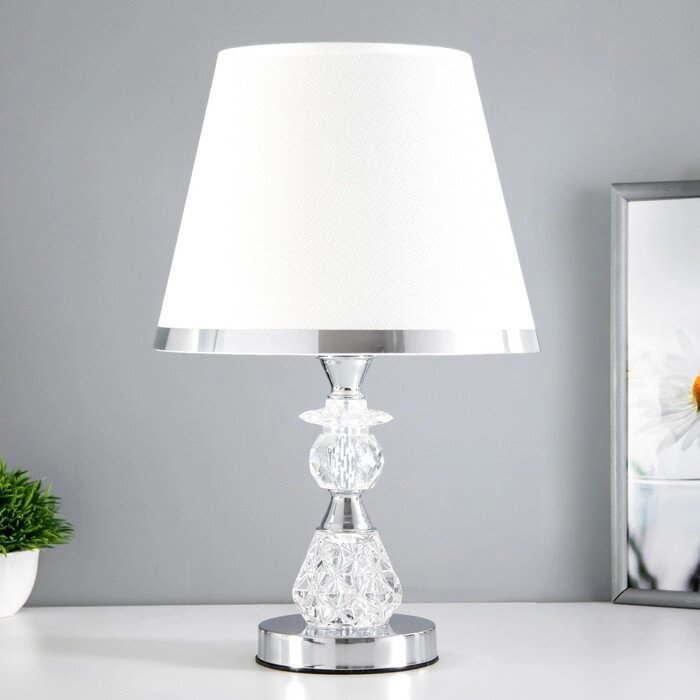 Настольная лампа "Латея" Е27 40Вт бело-хромовый 25х24х41 см от компании Интернет - магазин Flap - фото 1
