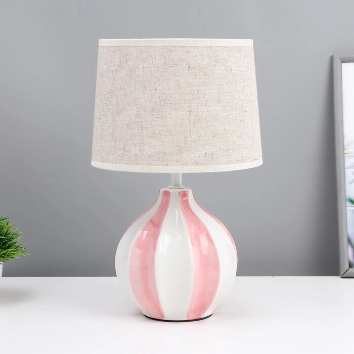 Настольная лампа "Лейла" Е14 40Вт бело-розовый 20х20х33 см RISALUX от компании Интернет - магазин Flap - фото 1