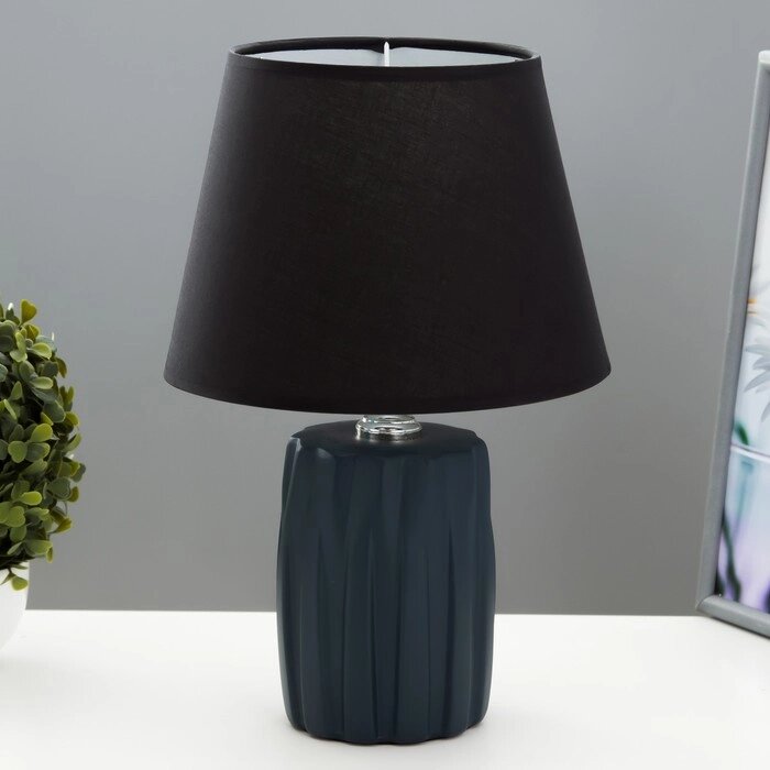 Настольная лампа "Лиана" Е27 40Вт чёрно-графитовый 23х23х34 см RISALUX от компании Интернет - магазин Flap - фото 1