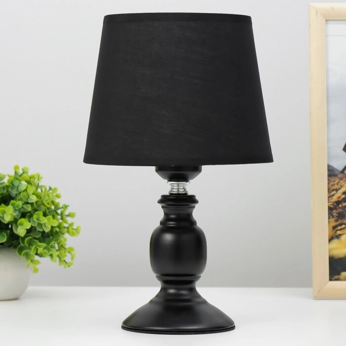 Настольная лампа "Лоретта" Е27 40Вт черный 17,5х17,5х29 см от компании Интернет - магазин Flap - фото 1