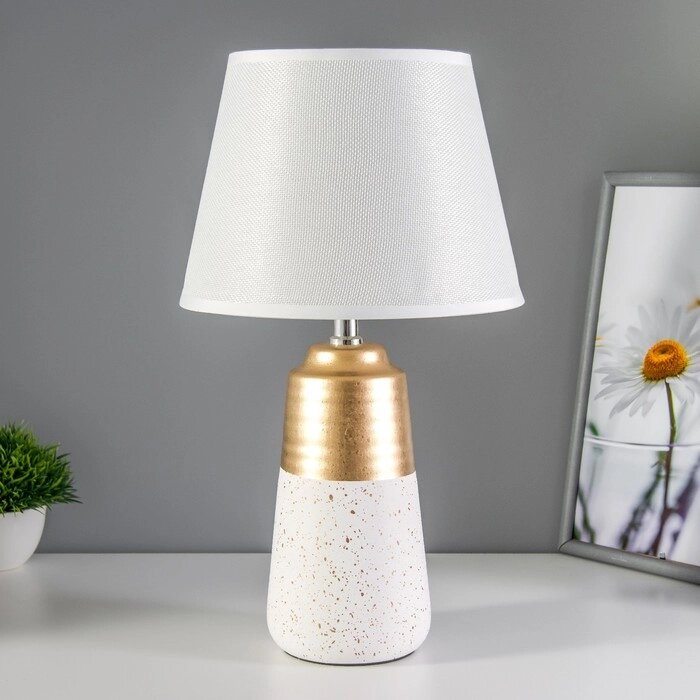 Настольная лампа "Вирсавия" Е14 40Вт бело-золотой 22х22х39 см RISALUX от компании Интернет - магазин Flap - фото 1