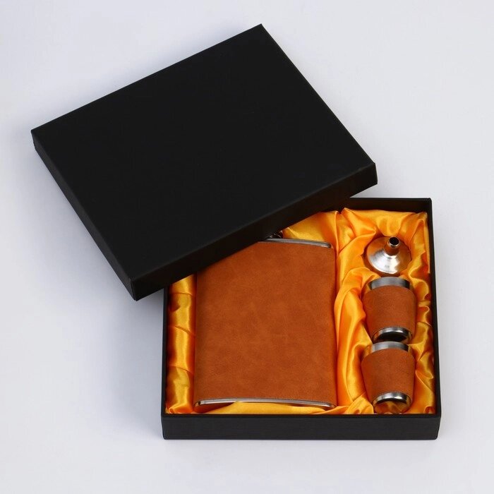 Подарочный набор "Майкл" 4 в 1: фляжка 240 мл, воронка, 2 рюмки, коричневый, 15 х 17 см от компании Интернет - магазин Flap - фото 1