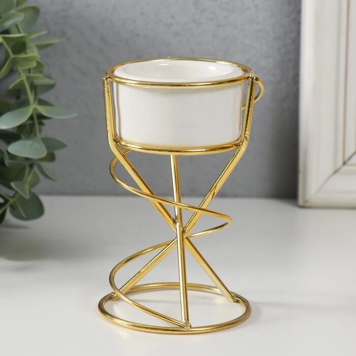 Подсвечник керамика, металл на 1 свечу "Спираль" белый с золотом 6,8х6,7х11,3 см от компании Интернет - магазин Flap - фото 1