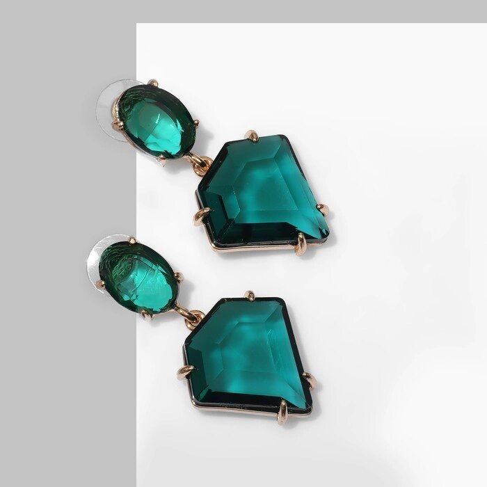 Серьги со стразами «Клео» алмаз, цвет зелёный в золоте от компании Интернет - магазин Flap - фото 1