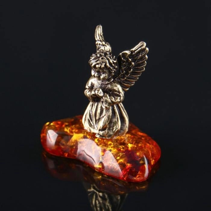 Сувенир "Ангелочек с крыльями", латунь, янтарная смола, 2,6х1,7х1,5 см от компании Интернет - магазин Flap - фото 1