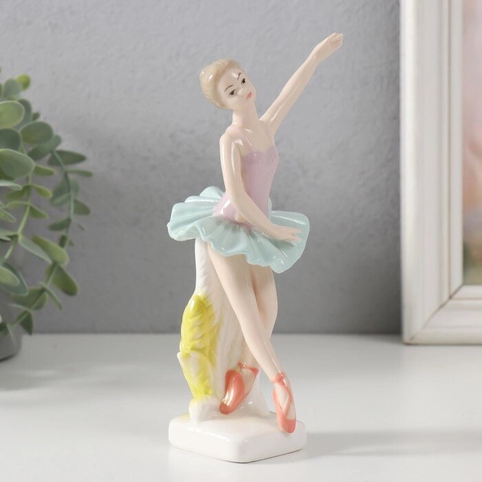 Сувенир керамика "Балерина в зеленой юбке" 9х5,4х17 см от компании Интернет - магазин Flap - фото 1