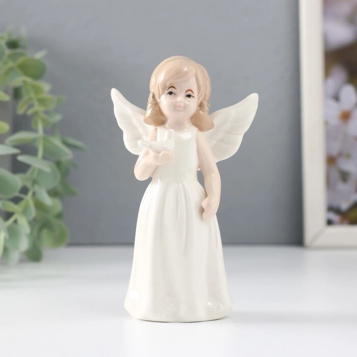 Сувенир керамика "Девочка-ангел с белой голубкой в руке" 11,7х7х4 см от компании Интернет - магазин Flap - фото 1