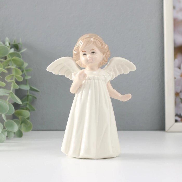 Сувенир керамика "Девочка-ангел в платье с рюшами и ободком" 10,3х6,5х15 см от компании Интернет - магазин Flap - фото 1