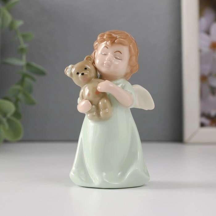 Сувенир керамика "Малышка-ангел в зелёном платье с медвежонком" 5х4х9 см от компании Интернет - магазин Flap - фото 1