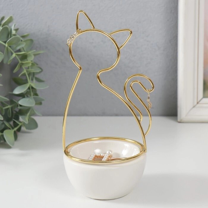 Сувенир керамика, металл подставка "Кошка" белая с золотом 9,8х8,3х17,7 см от компании Интернет - магазин Flap - фото 1
