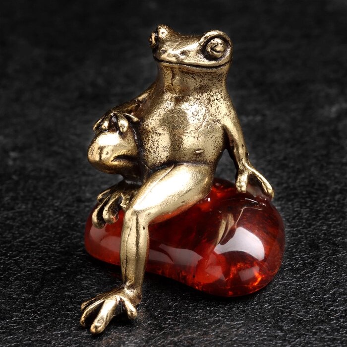 Сувенир "Лягушка Деловая", латунь, янтарь от компании Интернет - магазин Flap - фото 1