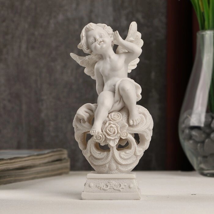 Сувенир полистоун "Белоснежный ангел на ажурном сердце" 13х6х5,5 см от компании Интернет - магазин Flap - фото 1