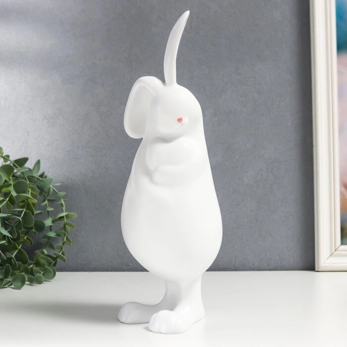 Сувенир полистоун "Белый кроль обнимает сердечко" 31х11х12 см от компании Интернет - магазин Flap - фото 1