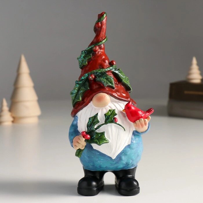Сувенир полистоун "Дед Мороз в колпаке с ягодами, с птицей Северный кардинал" 9х9х18,8 см от компании Интернет - магазин Flap - фото 1