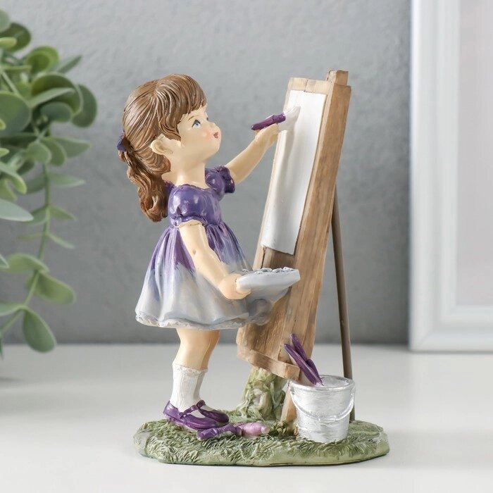 Сувенир полистоун "Малышка в сиреневом платье, рисует картину" 8,5х7х12,5 см от компании Интернет - магазин Flap - фото 1