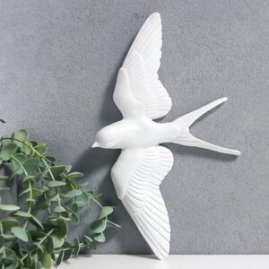 Сувенир полистоун настенный декор "Птица парит" белый 18х30 см