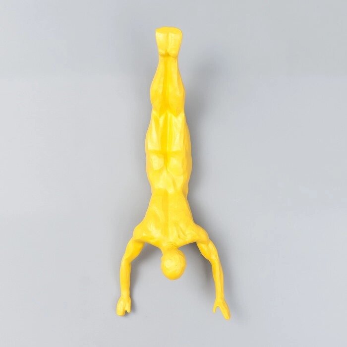 Сувенир полистоун "Свободное падение" жёлтый 30х12х9 см от компании Интернет - магазин Flap - фото 1